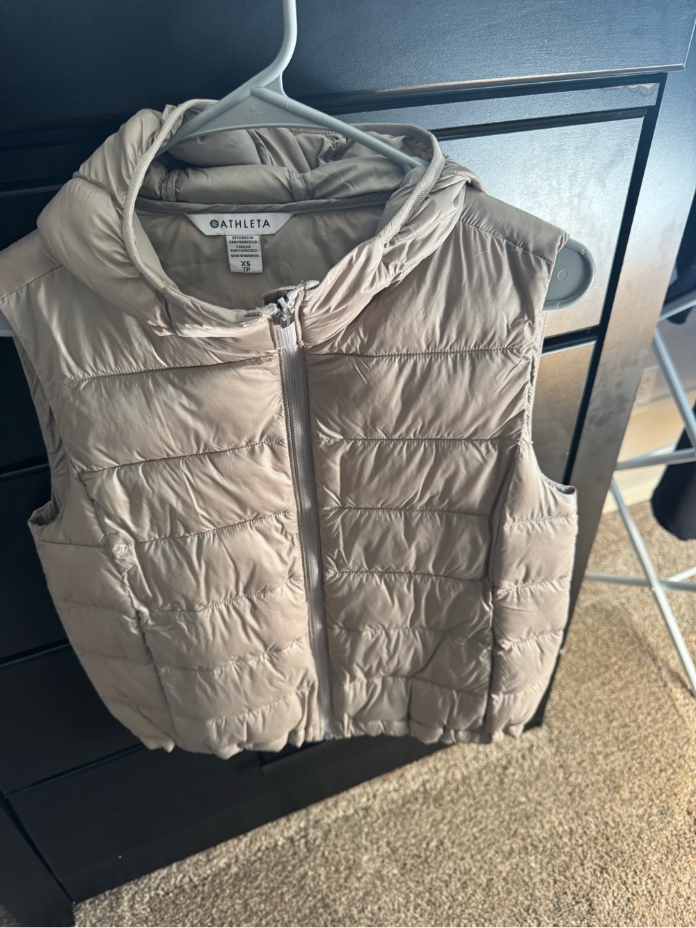 Athleta Quilted Hooded Puffer Vest — Light Taupe